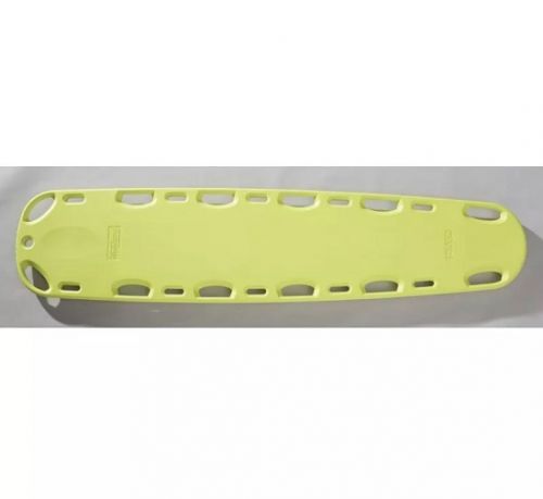 Das S-BOON Spineboard wurde speziell für die Anhebung und Umlagerung von Patienten mit schweren Kopf- 
und Rückgratverletzungen entwickelt.
• Das Spineboard entspricht der Norm DIN 1865
• Tragfähigkeit bis 150 kg