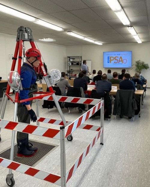 Sicherheitsunterweisung mit Rettungsübung